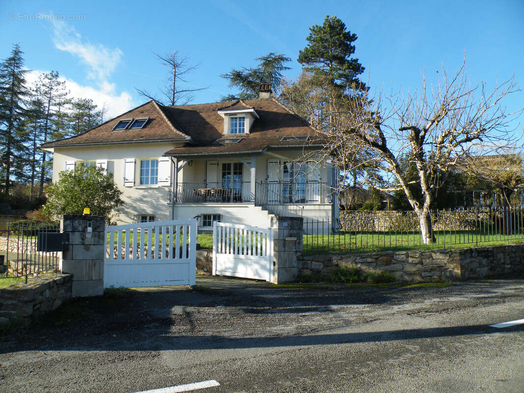 Maison à VILLEFRANCHE-DE-ROUERGUE