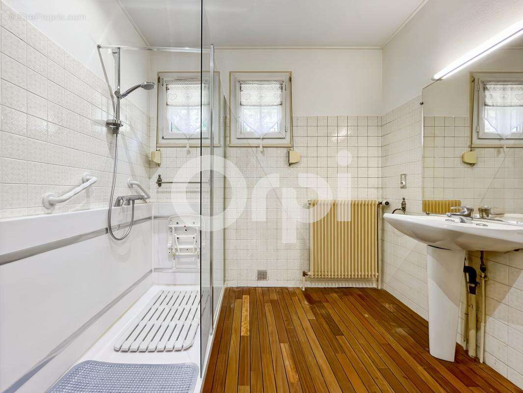 Maison à ARNIERES-SUR-ITON