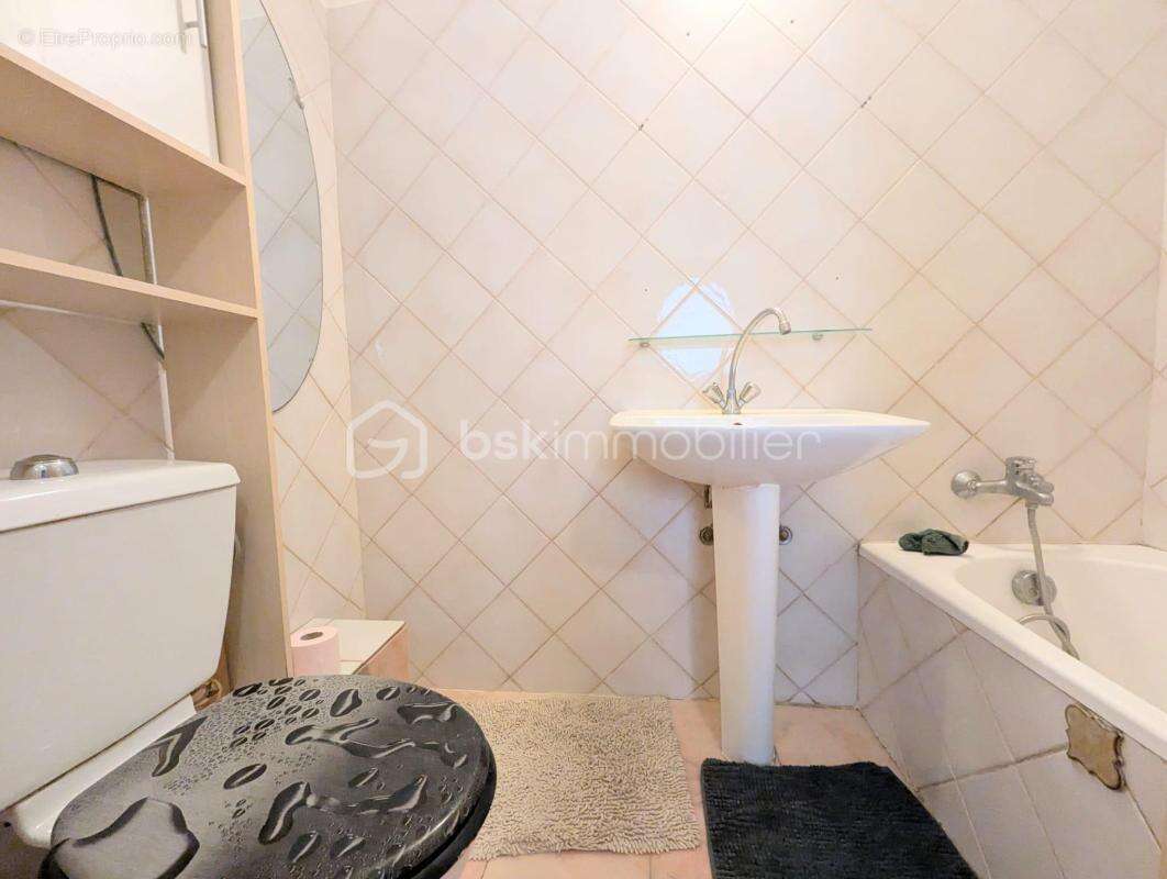 Appartement à VALLAURIS