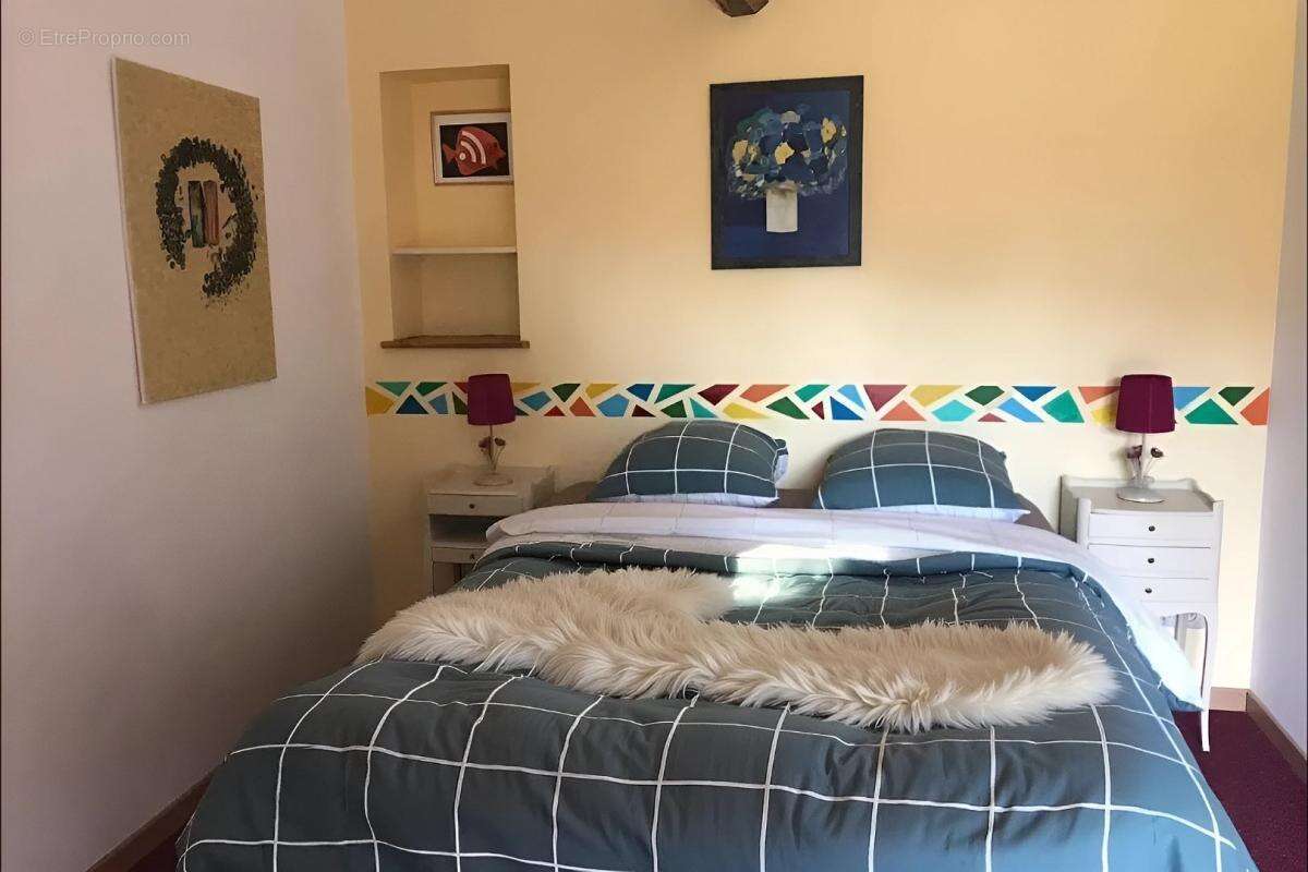 Maison à MIRANDOL-BOURGNOUNAC