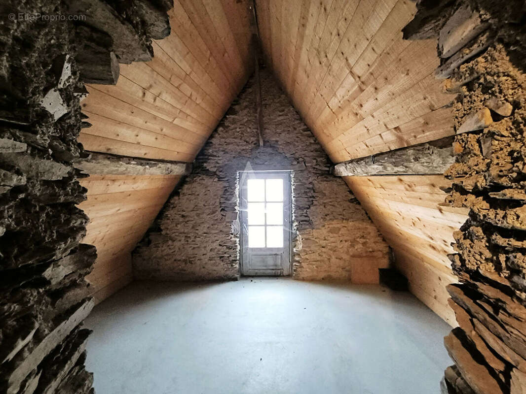 Maison à LA JAILLE-YVON