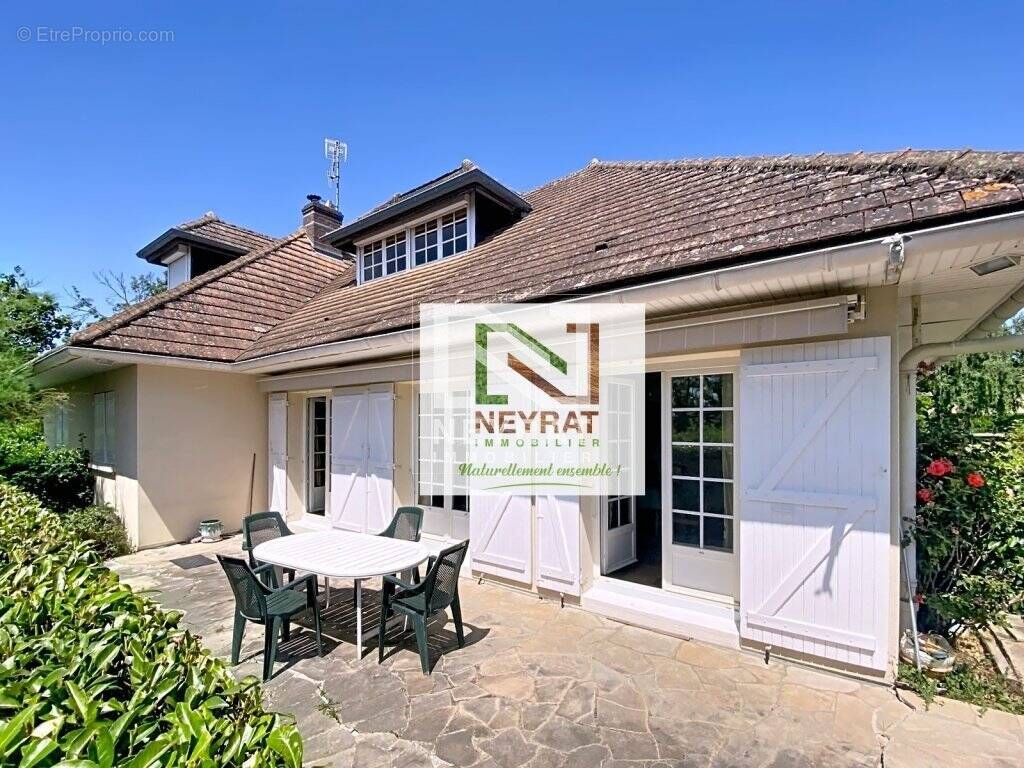 Maison à CHAMPFORGEUIL