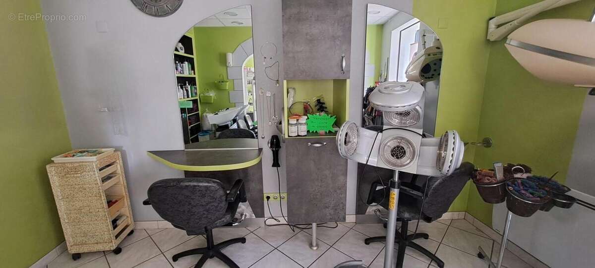 Photo 3 - Commerce à BAUGE