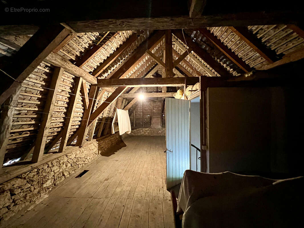 Maison en pierre à deux pas de Villeréal - photo 6