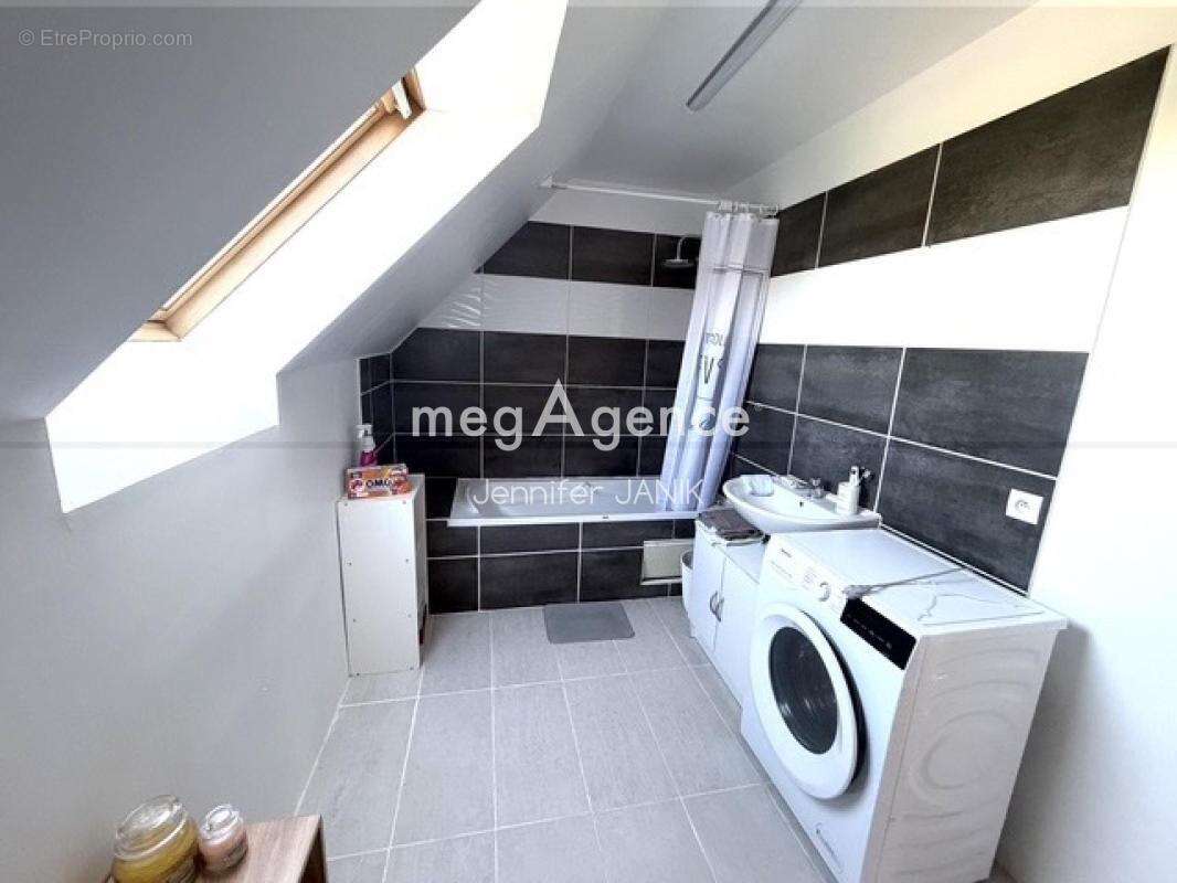 Maison à MAIGNELAY-MONTIGNY