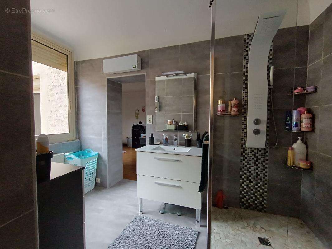 Maison à PORT-SAINTE-MARIE