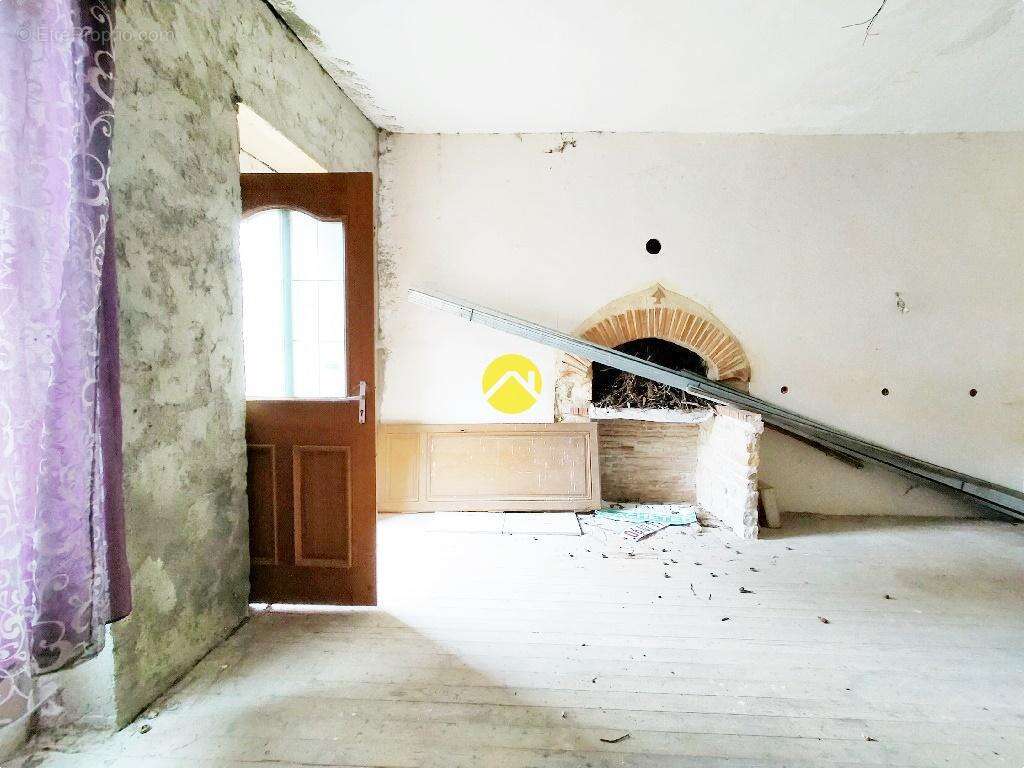 Maison à LA GUERCHE-SUR-L&#039;AUBOIS