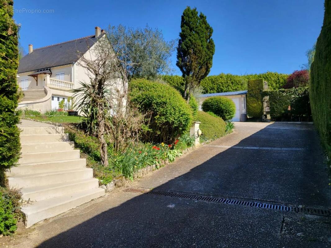 Maison à AZAY-LE-RIDEAU