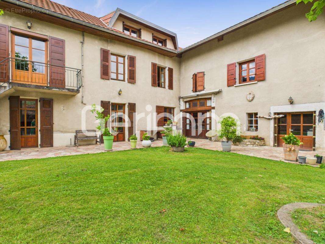 Maison à LA BUISSIERE