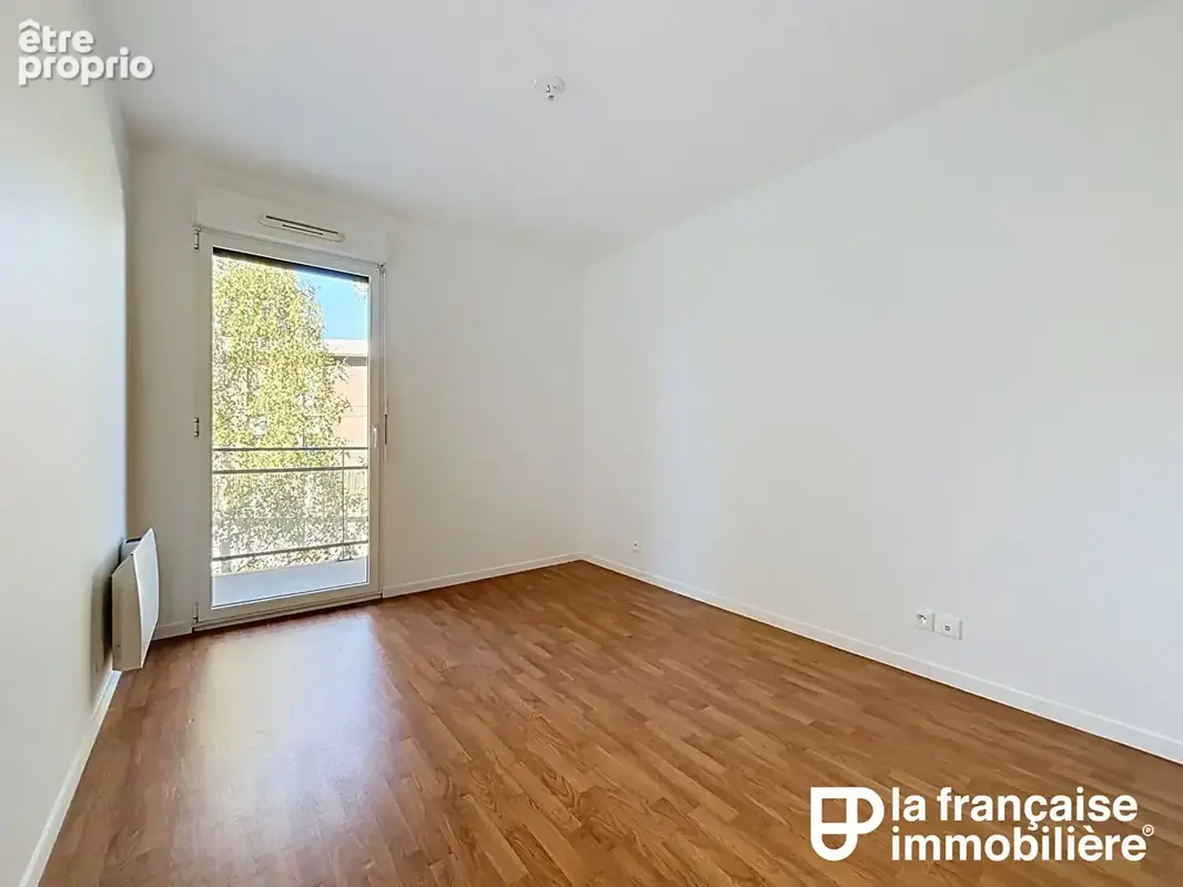 Vente appartement T4 - 78.8 m² L'HERMITAGE - 3 chambres, balcon, garage - photo 5