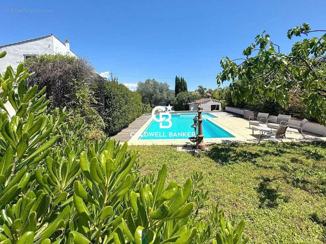 Maison à PUGET-SUR-ARGENS