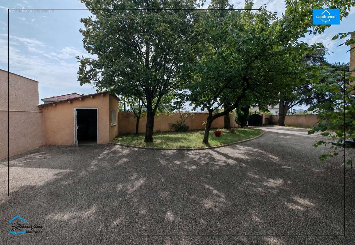 Maison de caractere 140m2, piscine , dependance attenante de 65 m², terrain 1000m2 - photo 17