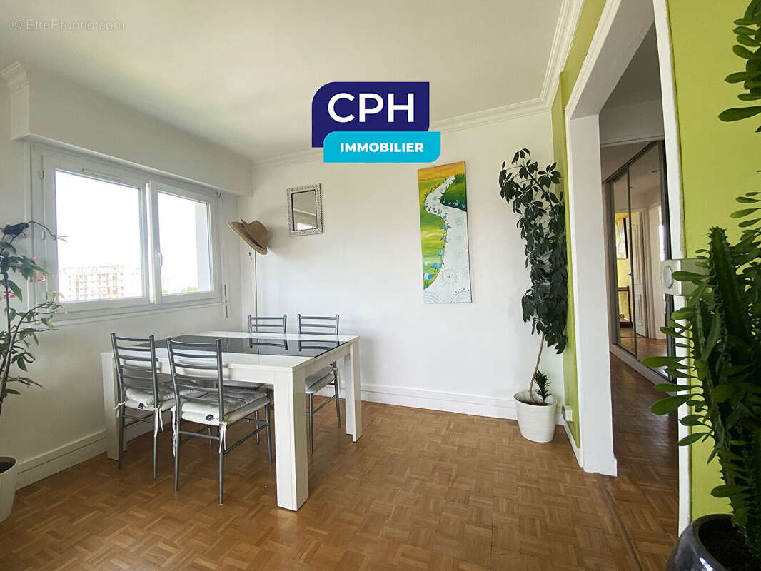 Appartement à GENNEVILLIERS