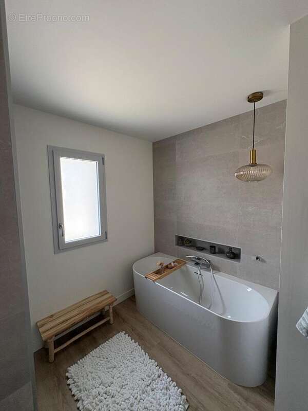Maison 114 m² à Chauray  - photo 8