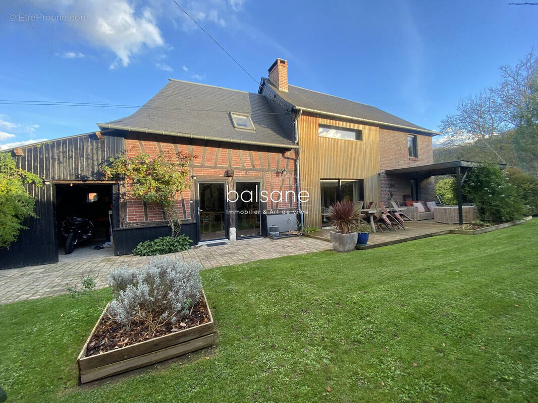 Maison à LE MESNIL-SOUS-JUMIEGES