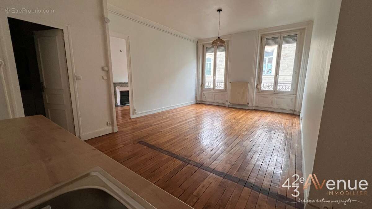 Appartement à SAINT-ETIENNE