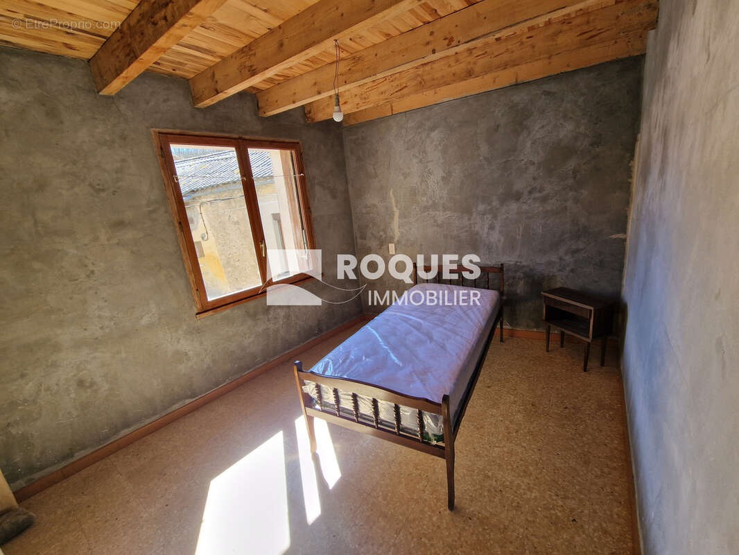 Sur la commune de Castanet-le-Haut, à vendre charmante maison de village 4 pièces d'environ 75 m2 avec garage - photo 16