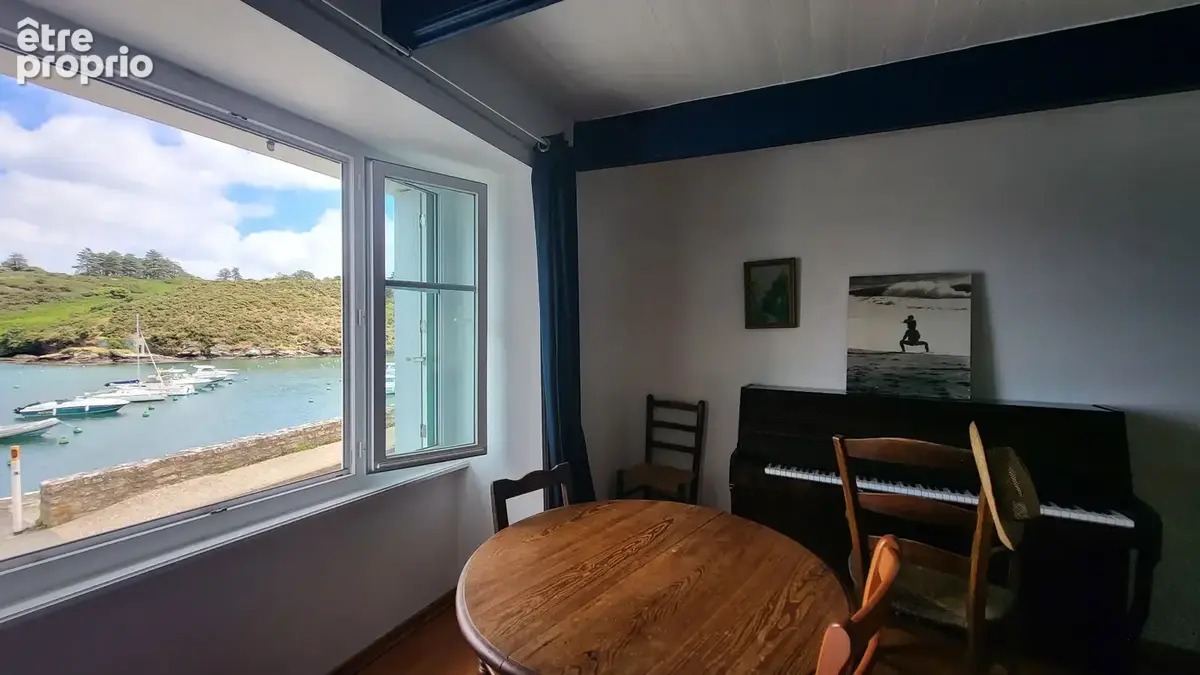 Maison à vendre à Sauzon : Vue imprenable sur le port et son église  Authenticité et charme breton - photo 9