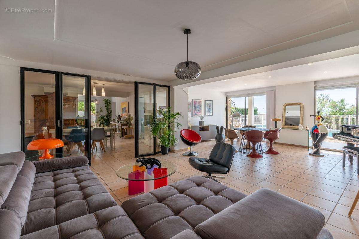 Maison à SIX-FOURS-LES-PLAGES