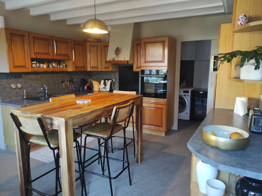 Maison à AMBRIERES-LES-VALLEES