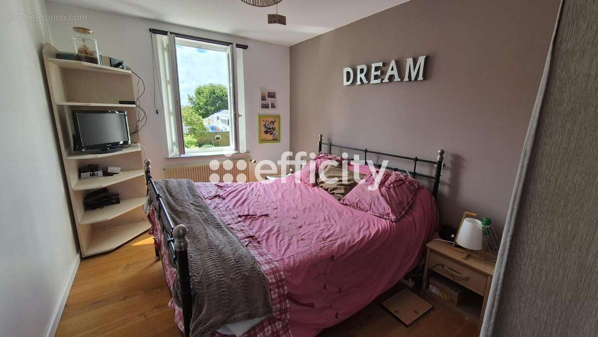 Maison à LONGUES-SUR-MER