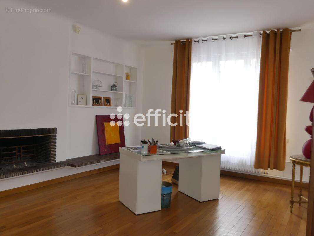 Maison 370 m² à Vitry-Le-Francois  - photo 4