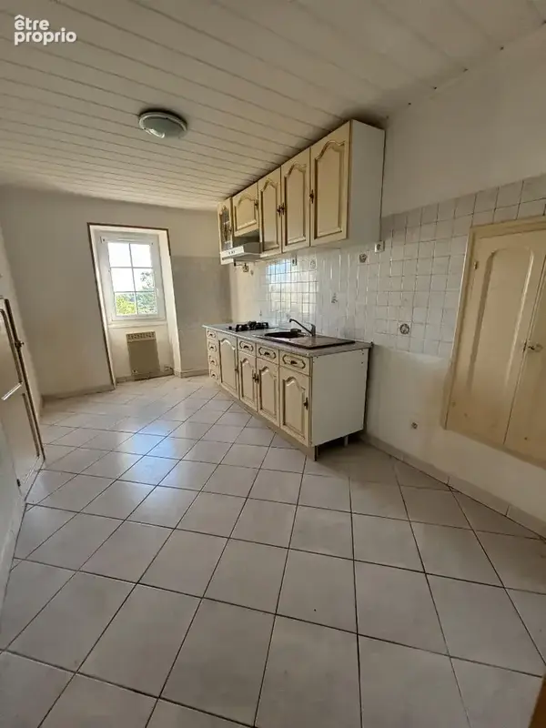 Proche Barjac, coeur de village, deux habitations - photo 6