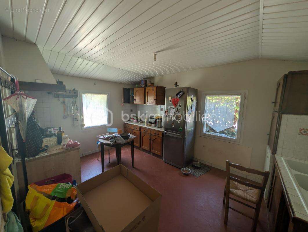 SAINT-VAIZE – Ensemble immobilier à fort potentiel aux portes de Saintes 85000€ - photo 8