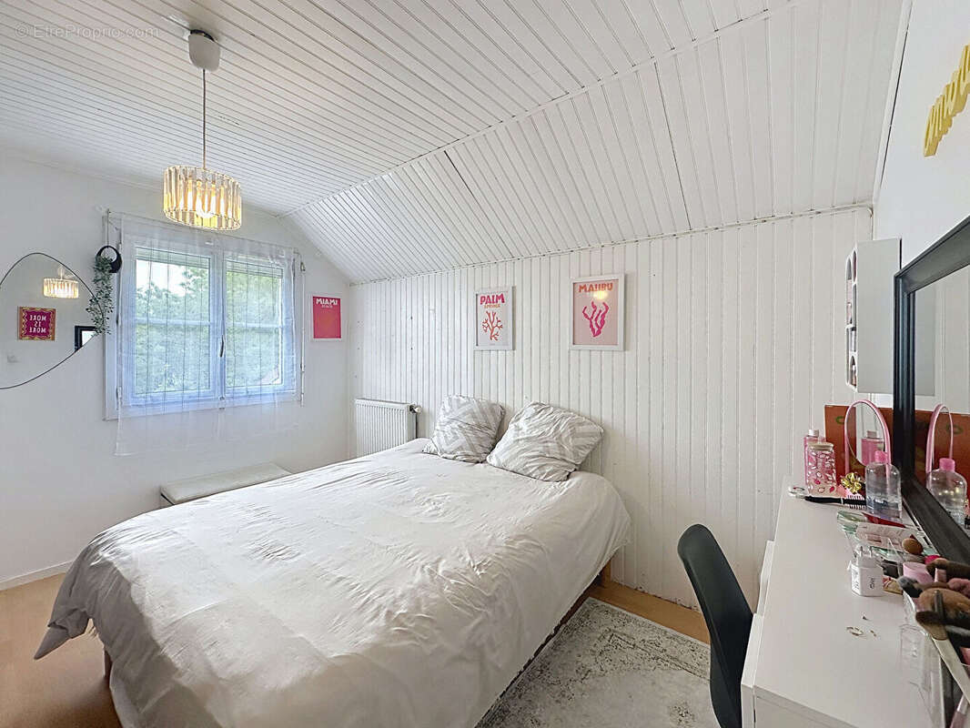 Maison à SAVIGNY-LE-TEMPLE