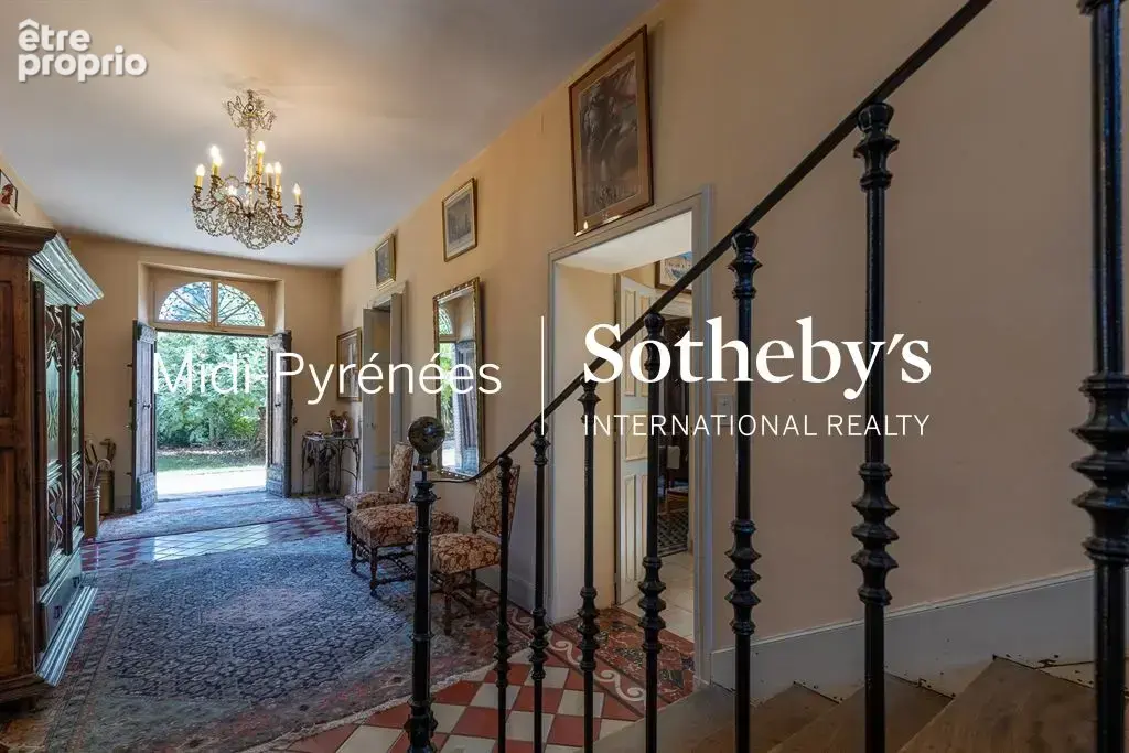 Exclusivité : Vaste magnifique maison de Maître du XIX° - photo 4
