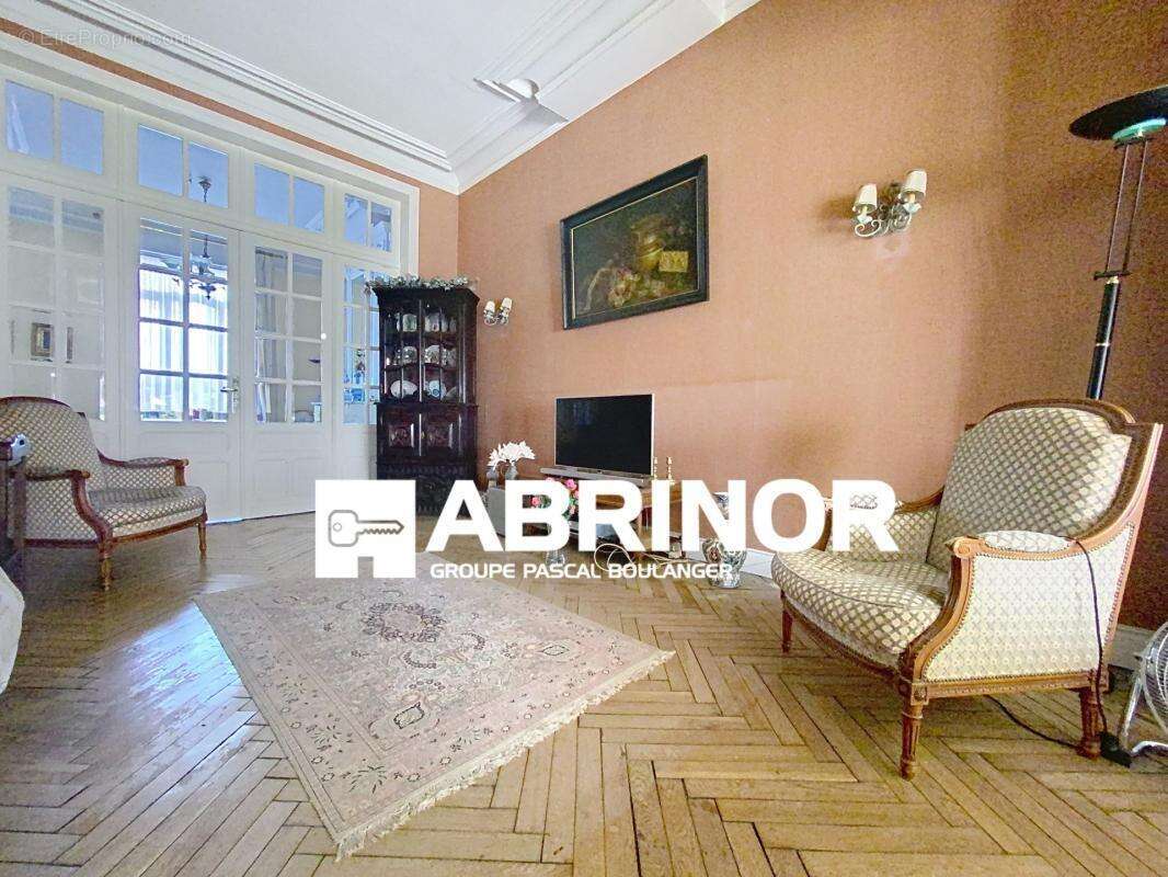 Maison ancienne de 230m² habitables, 6 chambres, grande parcelle de 1755m², garage 2 voitures - photo 5