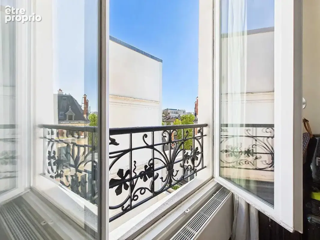 Paris xvii - entre le parc monceau et le lycee carnot - duplex en dernier etage - photo 8