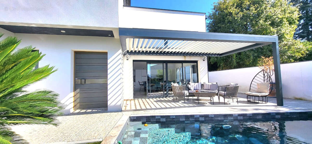 Maison à SALAISE-SUR-SANNE