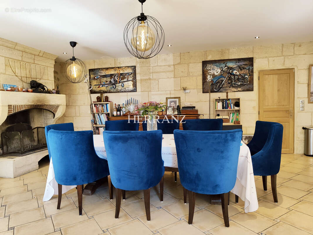 Superbe longère en pierre - batisse familiale ou projet de gîte - piscine et dépendances - photo 9