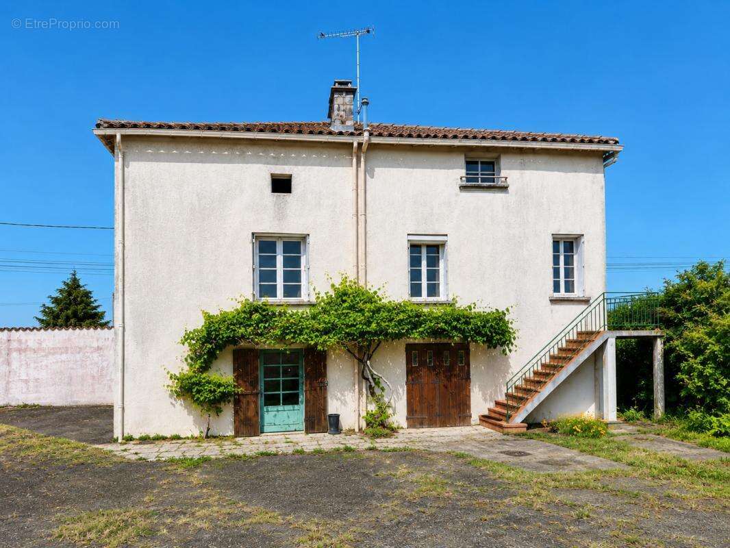 Maison à Courcôme à 5 min de la N10 - photo 8