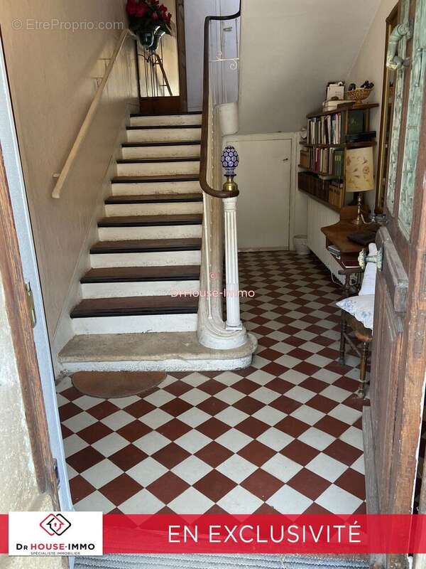 Maison 370 m² à Orsan  - photo 33