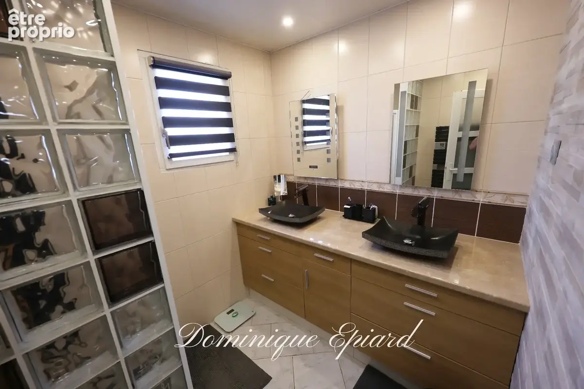 Nouaillé-Maupertuis, à pied de tout : maison rénovée sans travaux, calme absolu, sans entretien - photo 5