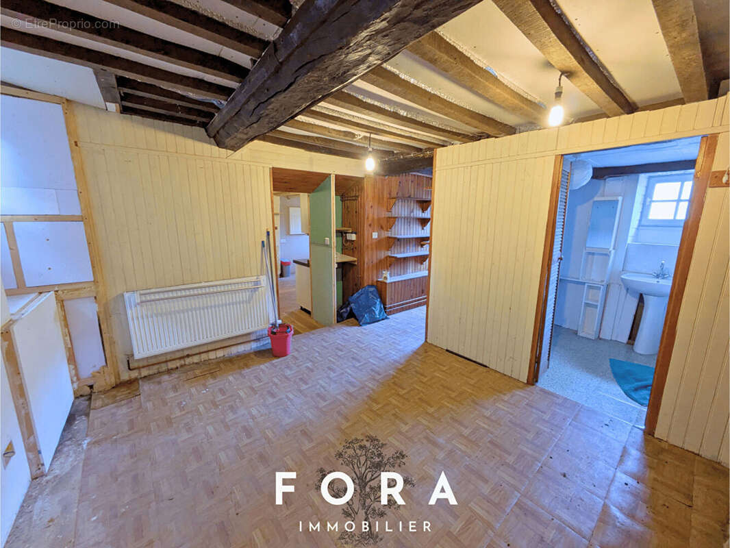 Maison à SAINT-PIERRE-DU-REGARD