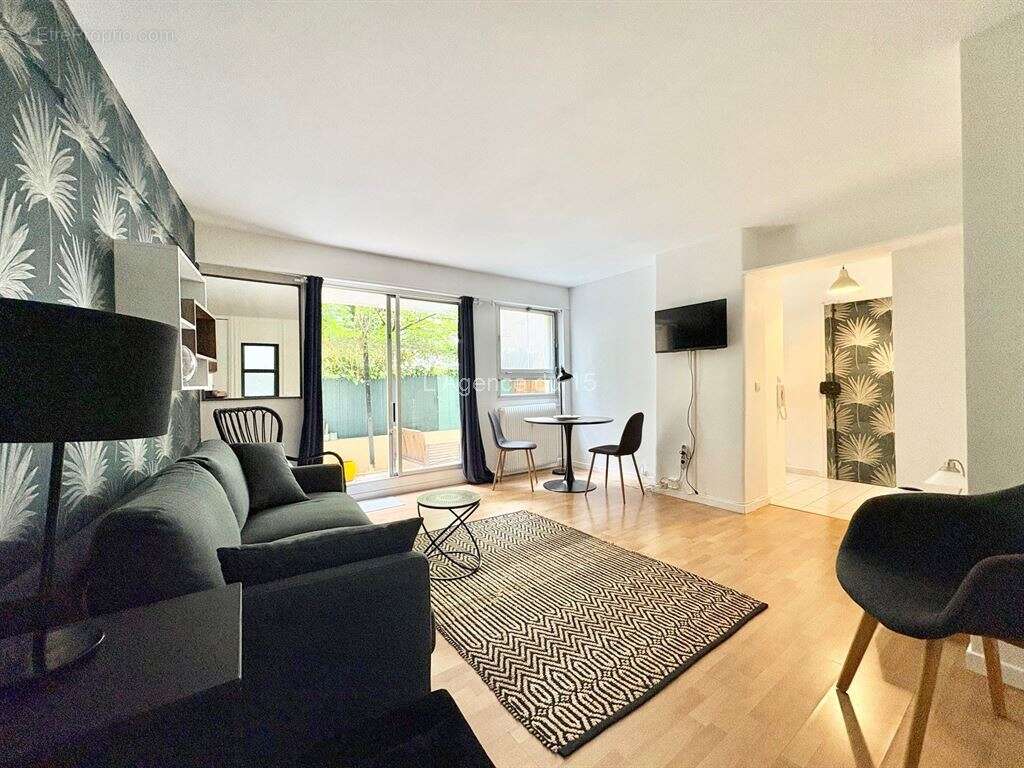 Appartement à PARIS-14E