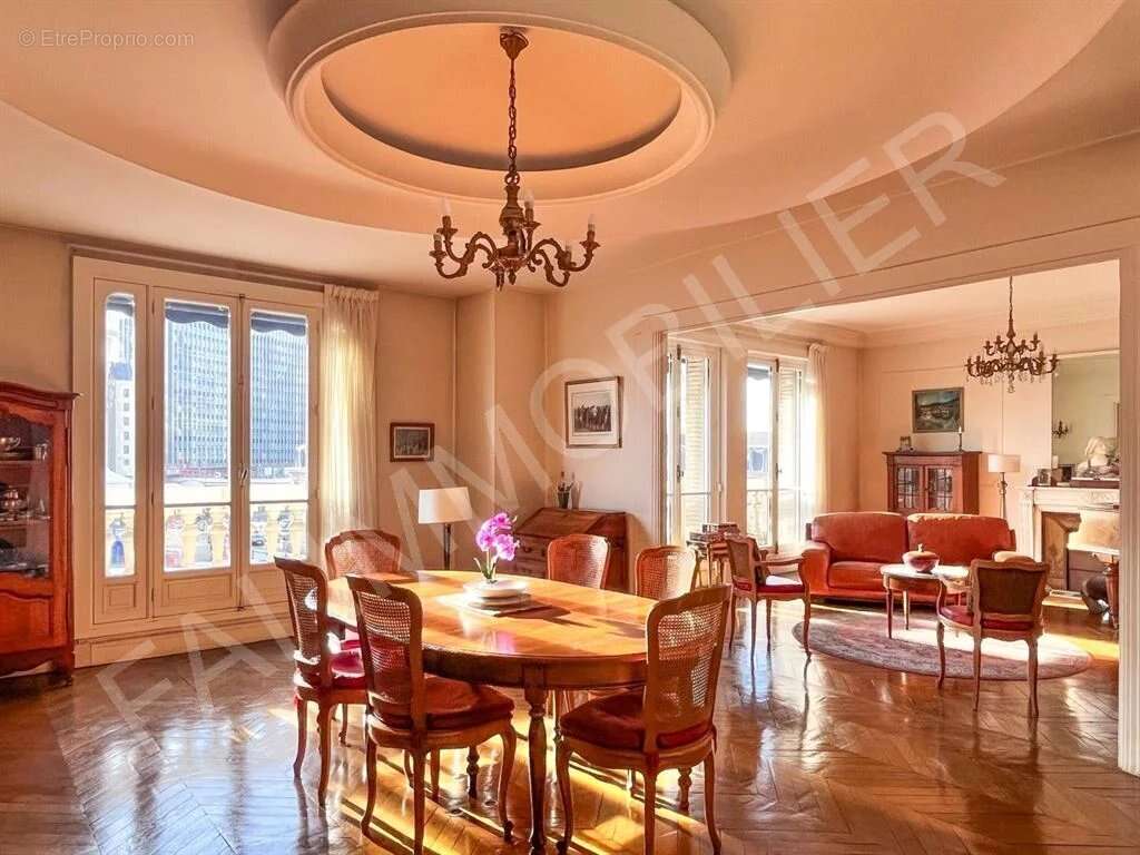 Appartement à PARIS-12E