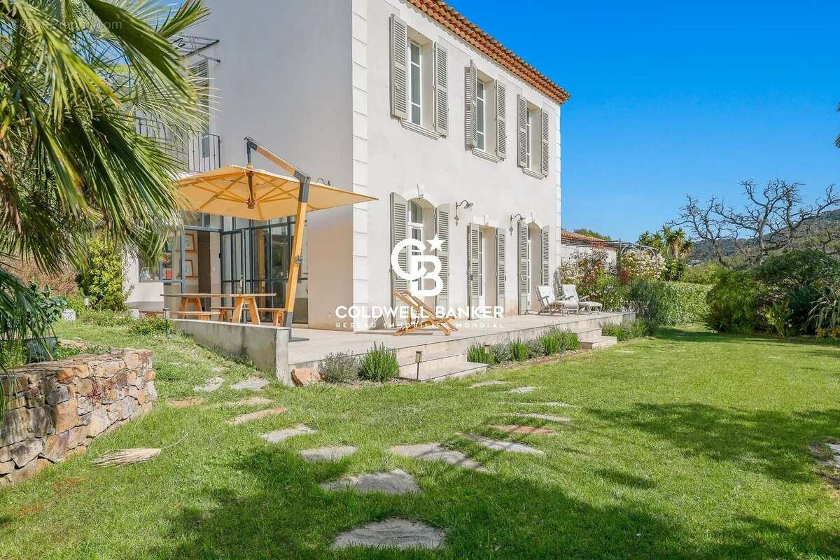 Maison à CARQUEIRANNE