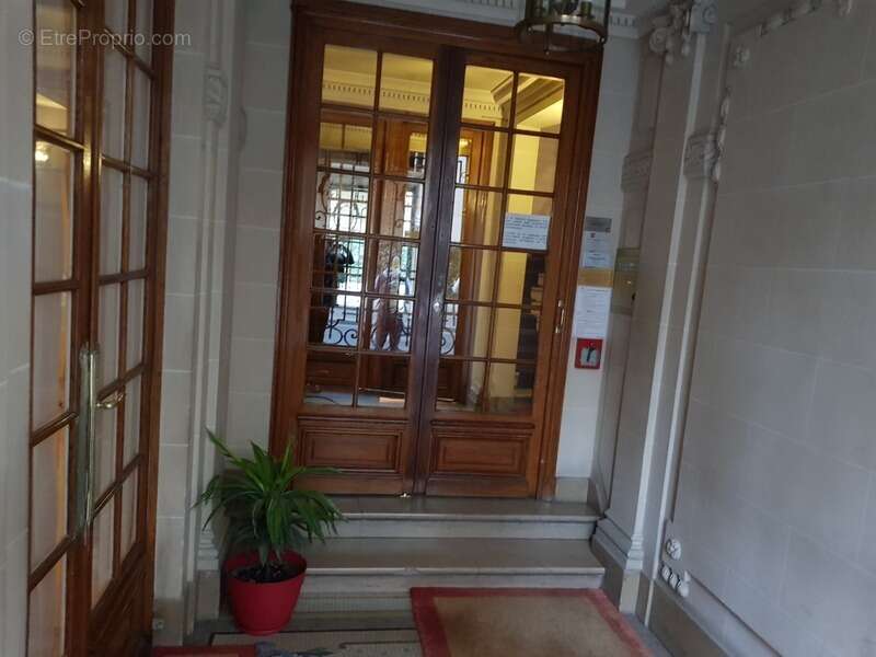 Appartement à PARIS-17E
