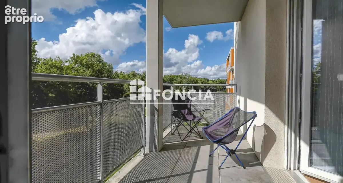À VENDRE – Très bel appartement 3 pièces de 54m2, lumineux avec grande terrasse et 2 places de parking en sous-sol– Le Mée-sur-S - photo 1