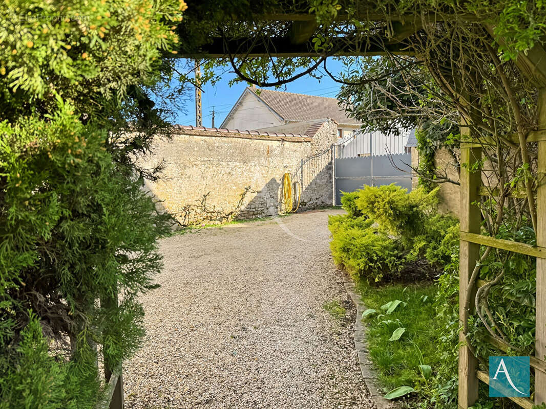 Maison à SERMAISES