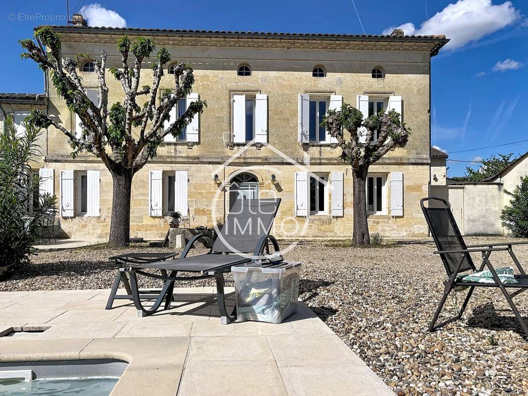 Maison à SAINT-EMILION