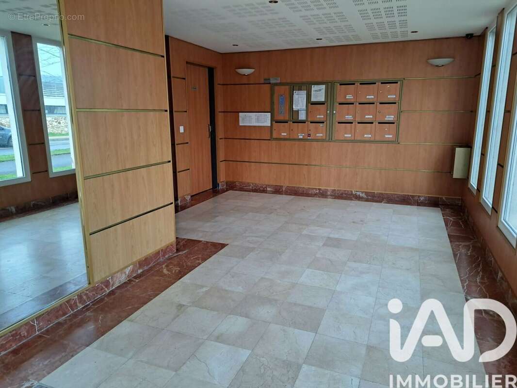 Photo 2 - Appartement à SAVIGNY-LE-TEMPLE