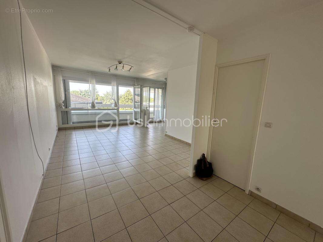 Appartement à LES ESSARTS-LE-ROI