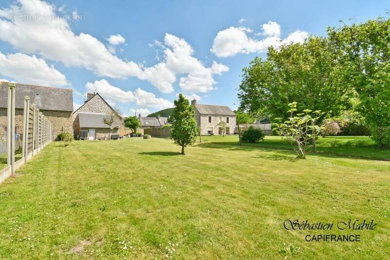 Maison à ROZ-SUR-COUESNON