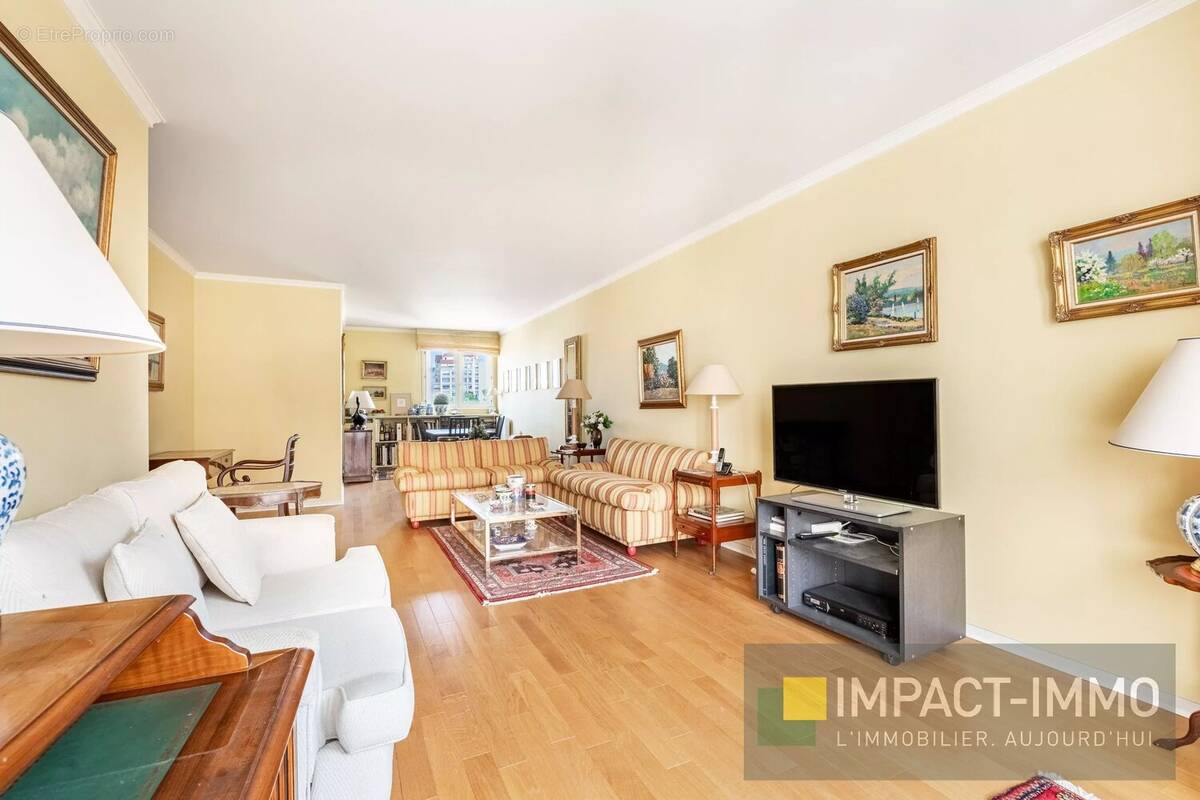 Appartement familial à Courbevoie - Étage élevé avec balcon - photo 2