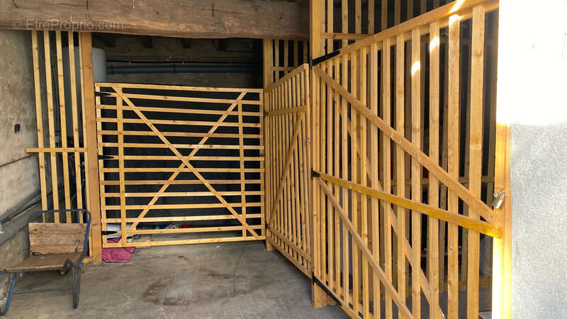 Immeuble à vendre ANNAY LA COTE (89)- Un Ensemble de 5 appartements loués-Jardin - photo 9